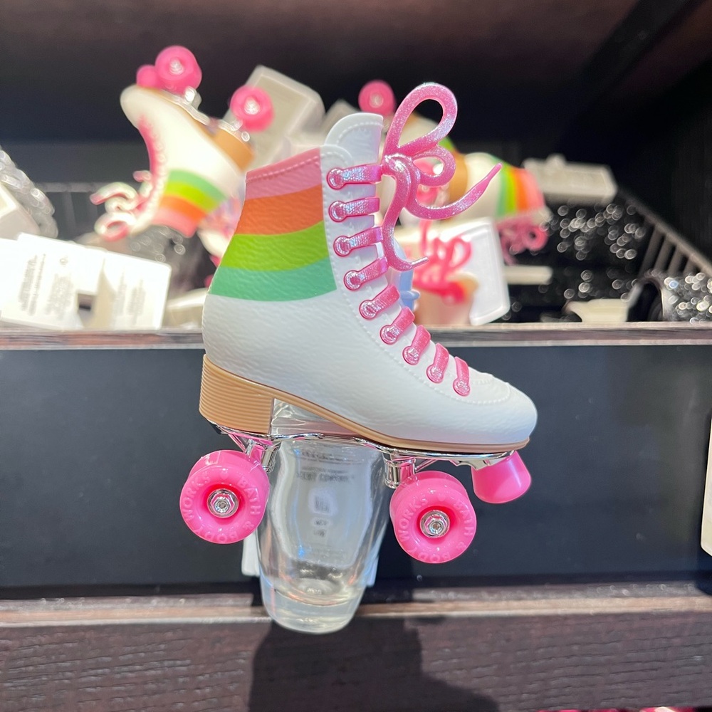 Bath and body works roller skate wallflower scent control plugin 🛼